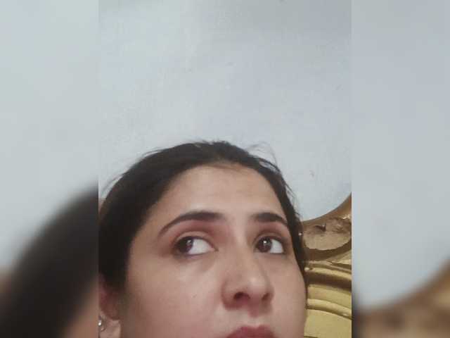 Khadija3 live cam on BongaCams