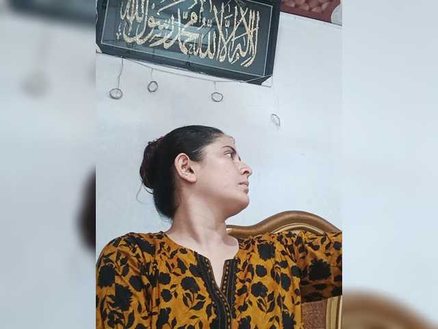 Khadija3 live cam on BongaCams
