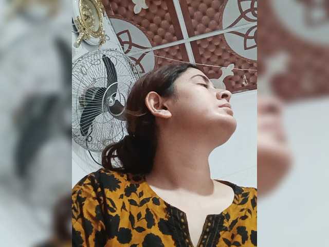 Khadija3 live cam on BongaCams