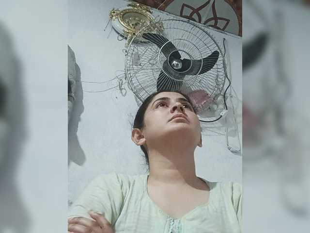 Khadija3 live cam on BongaCams