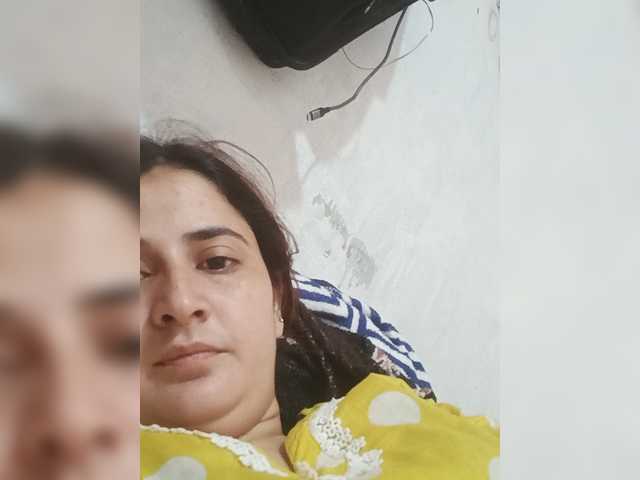 Khadija3 live cam on BongaCams