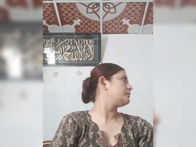 Khadija3 live cam on BongaCams
