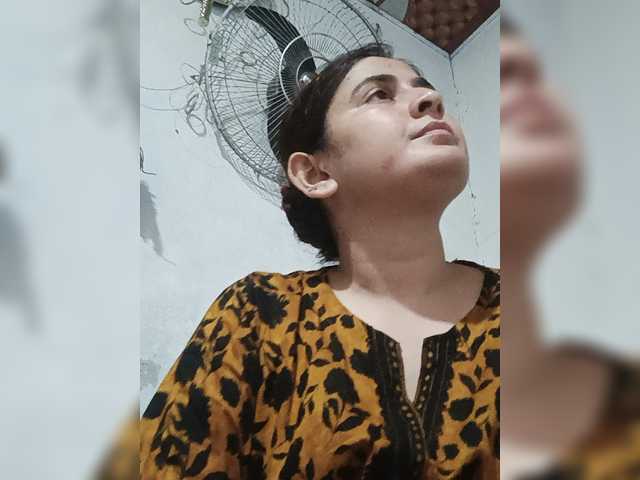 Khadija3 live cam on BongaCams