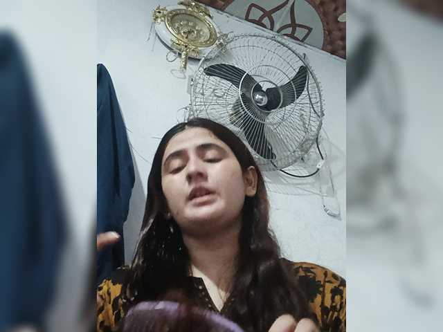 Khadija3 live cam on BongaCams