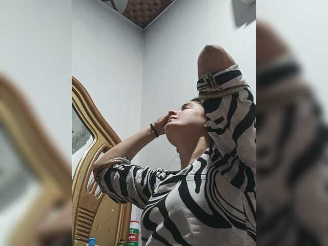 Khadija3 live cam on BongaCams