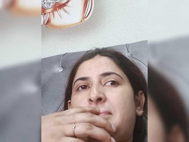 Khadija3 live cam on BongaCams