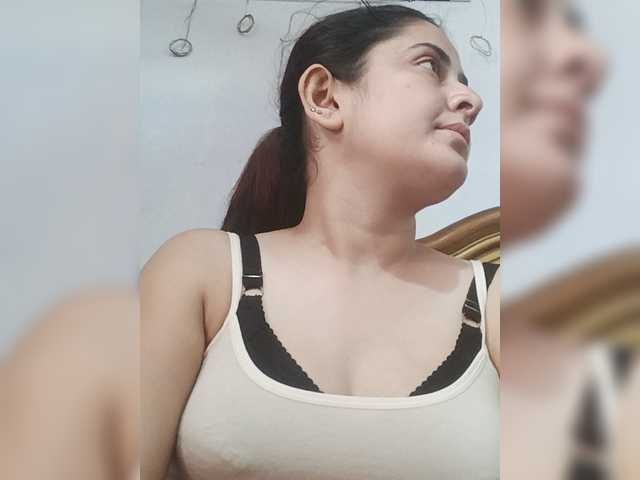 Khadija3 live cam on BongaCams