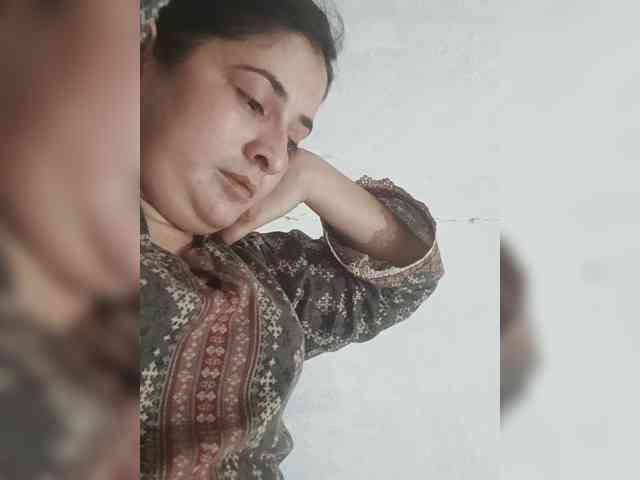 Khadija3 webcam