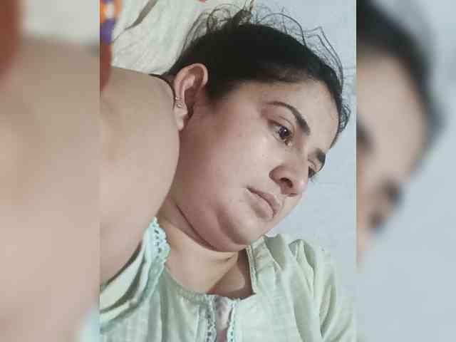 Khadija3 webcam