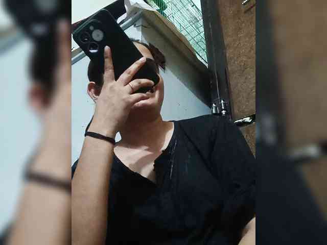 Khadija3 webcam
