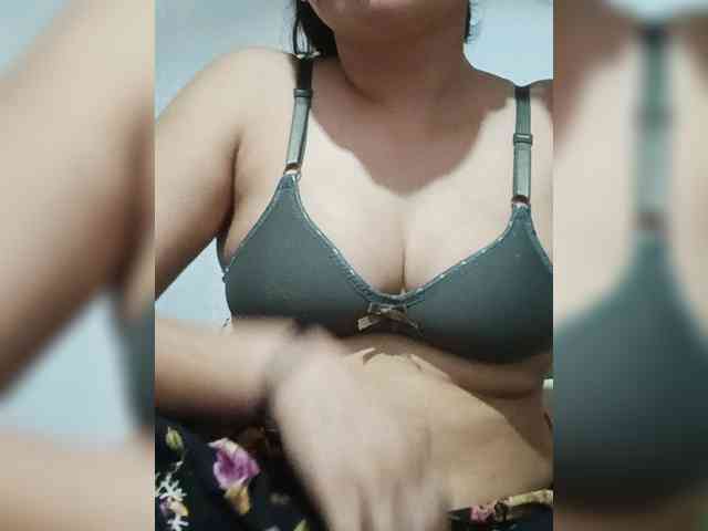 Khadija3 webcam