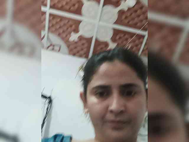 Khadija3 webcam
