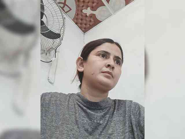 Khadija3 webcam