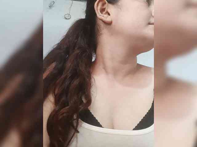 Khadija3 webcam