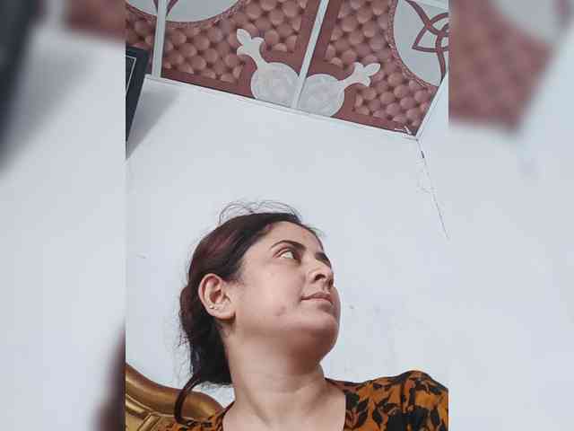 Khadija3 webcam