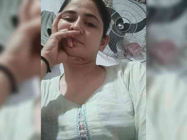 Khadija3 webcam