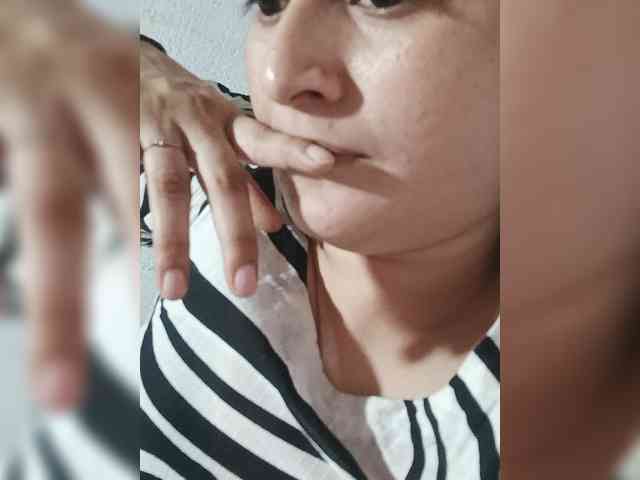 Khadija3 webcam