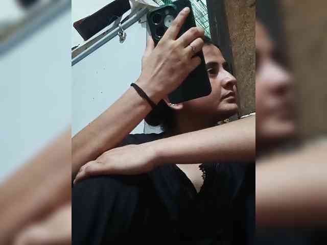 Khadija3 webcam