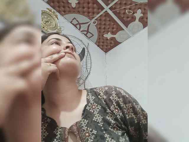 Model: Khadija3