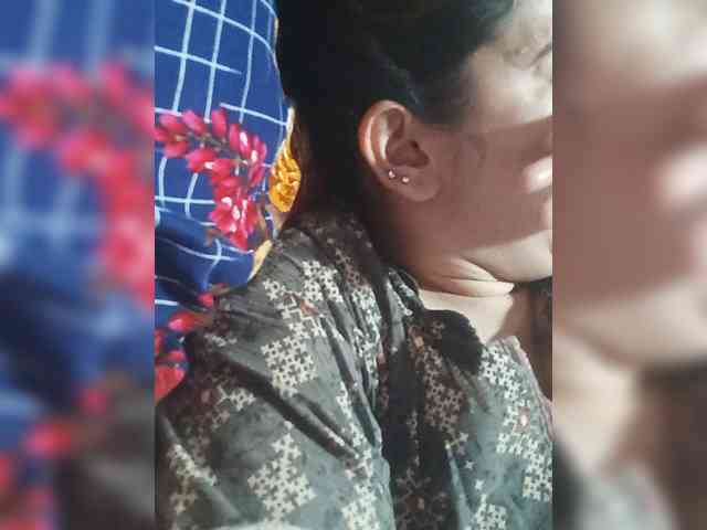 Khadija3 webcam