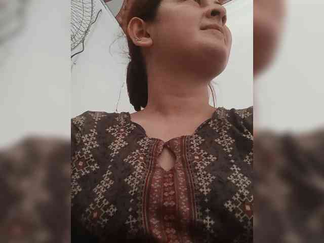 Khadija3 webcam