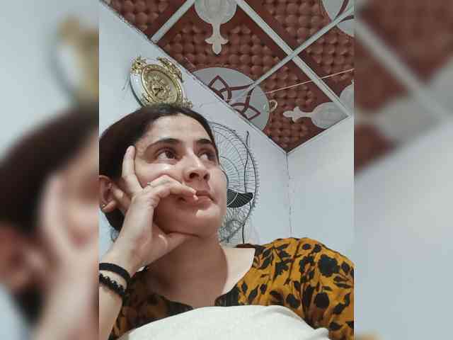 Khadija3 webcam