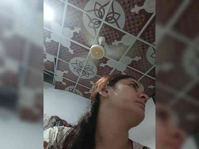 Khadija3 webcam