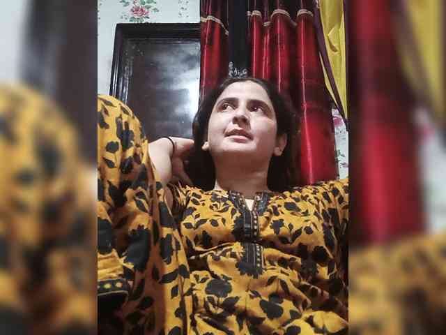 Khadija3 webcam