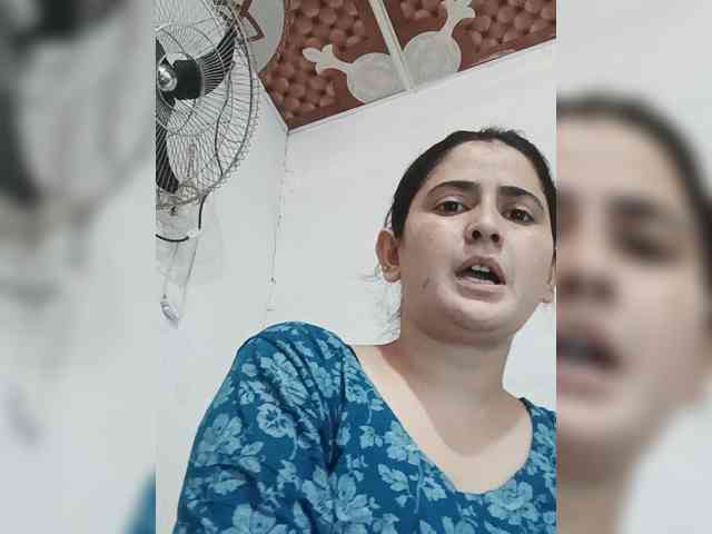 Khadija3 webcam