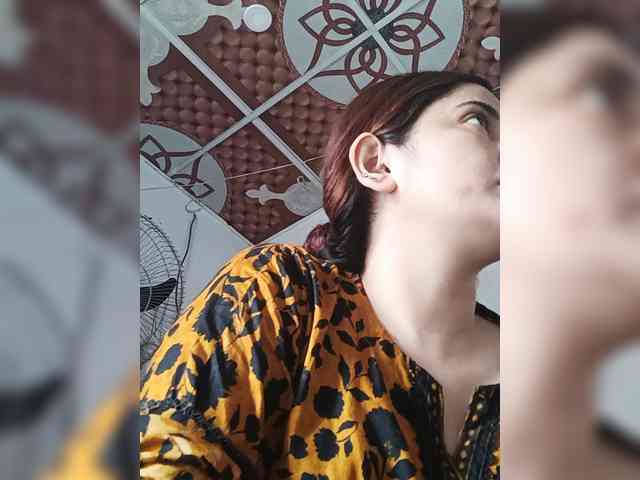 Khadija3 webcam