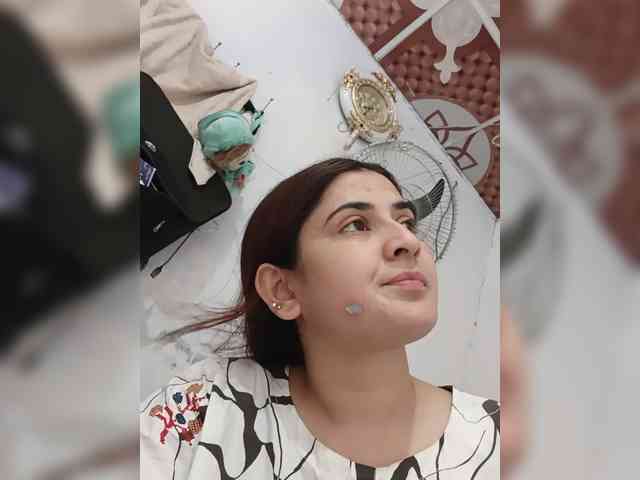 Modèle: Khadija3