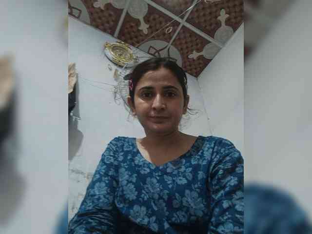 Khadija3 webcam