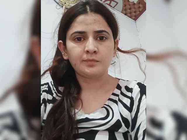 Khadija3 webcam