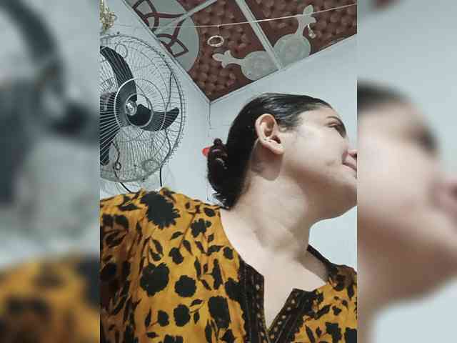 Khadija3 webcam