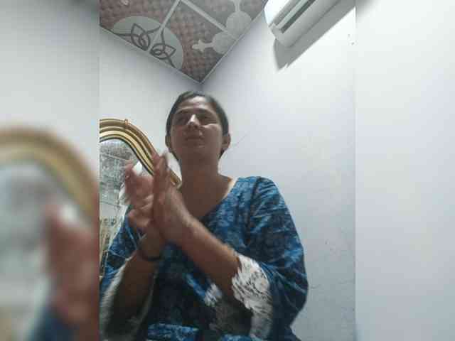 Khadija3 webcam