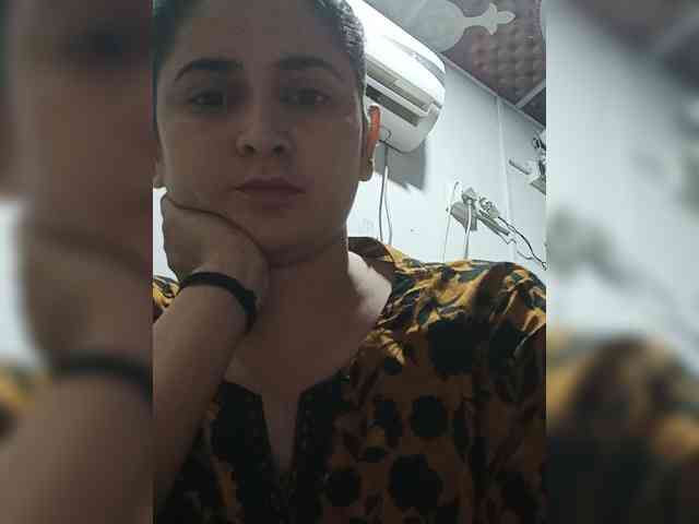 Khadija3 webcam