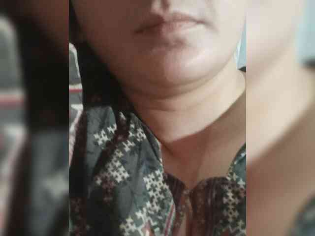Khadija3 webcam