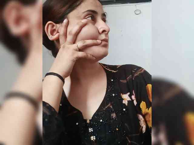 Khadija3 webcam