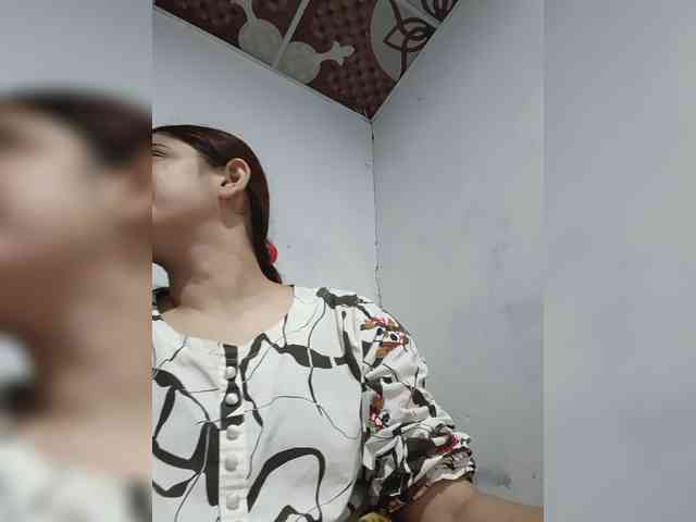 Khadija3 webcam