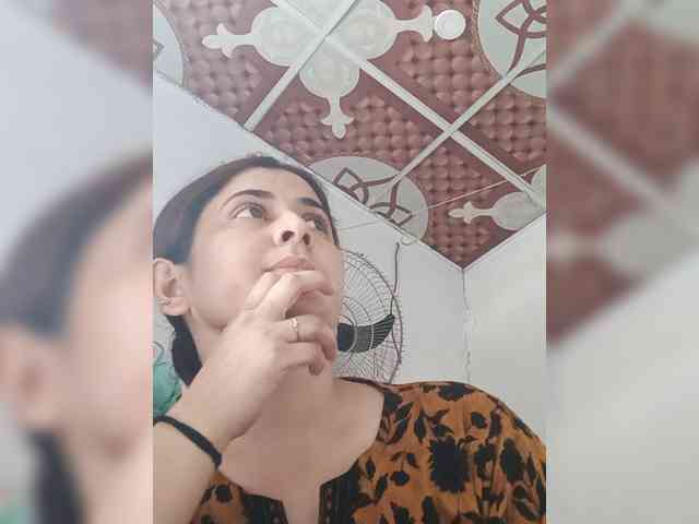 Khadija3 webcam
