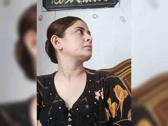Khadija3 webcam
