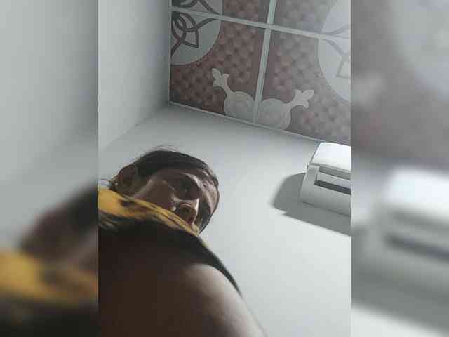 Khadija3 webcam