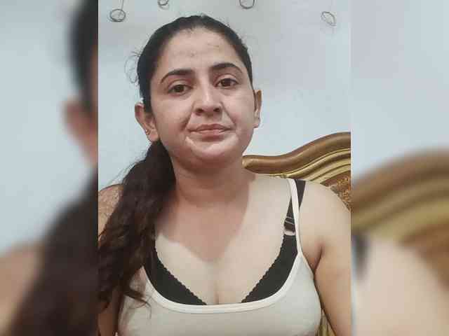 Khadija3 webcam