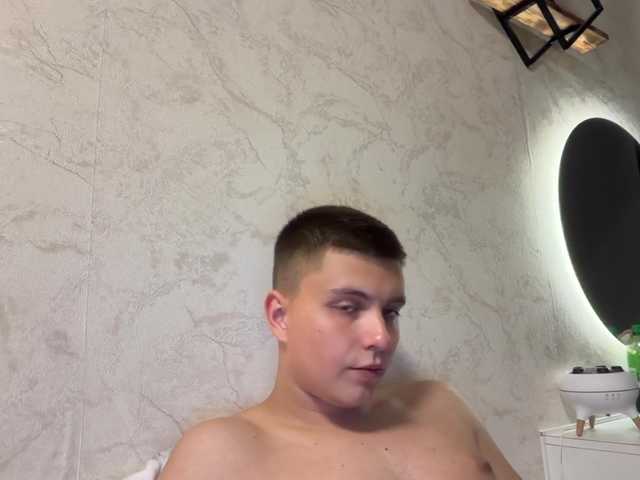 Kevinx444 live webcam show