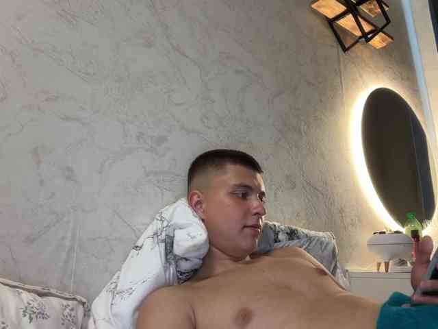 Kevinx444 Sex Cam Show