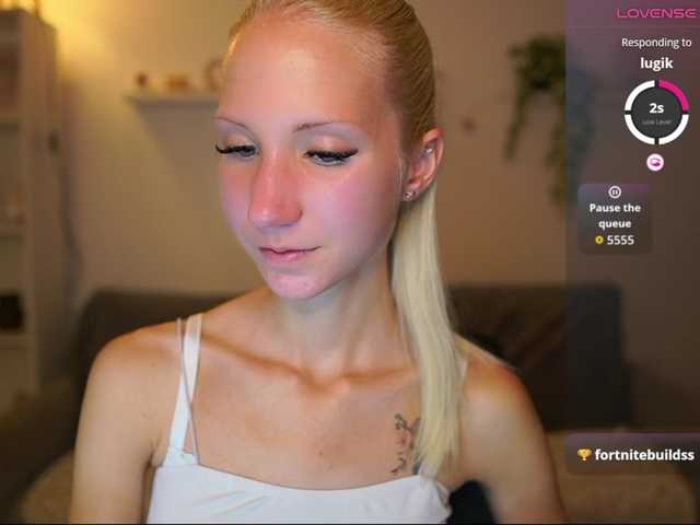 piperperri18 live cam on BongaCams