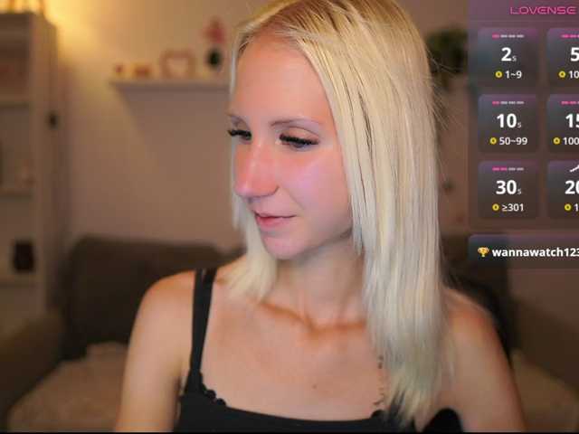 piperperri18, live now on BongaCams