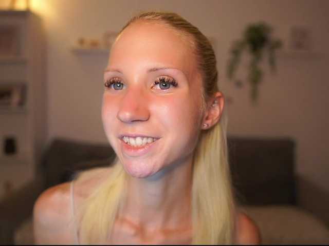 piperperri18 live cam on BongaCams