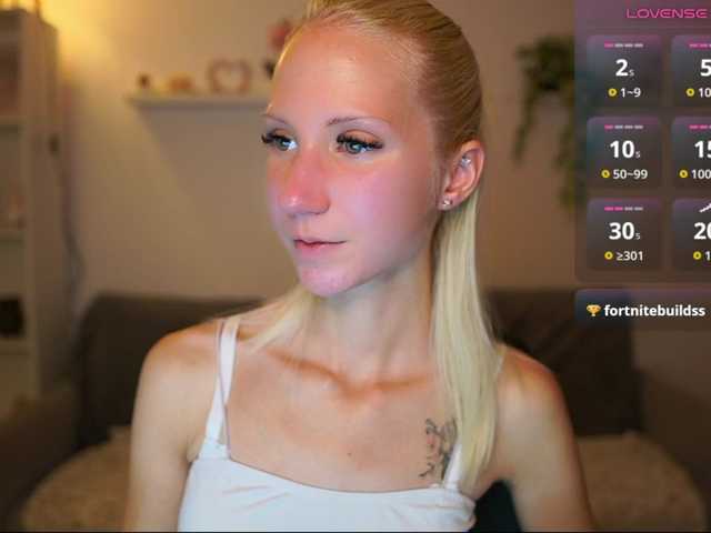 piperperri18, en vivo ahora en BongaCams