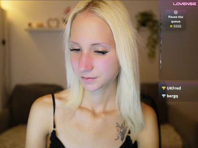 piperperri18 live cam on BongaCams